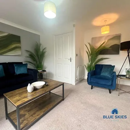 Sun House By Blue Skies Holiday home